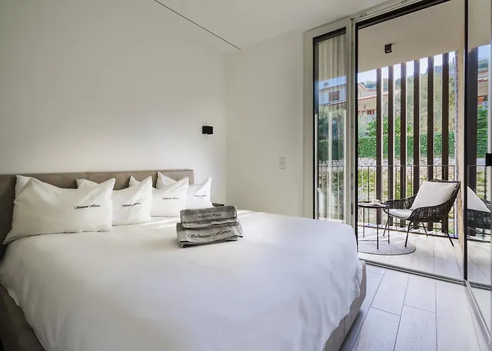 Salvatorehomes - Luxurious Dreamview Waterfront Apartment In Torri Del Benaco With Pool - Casa Azura - A 5 Star Luxury Collection At Lake Garda