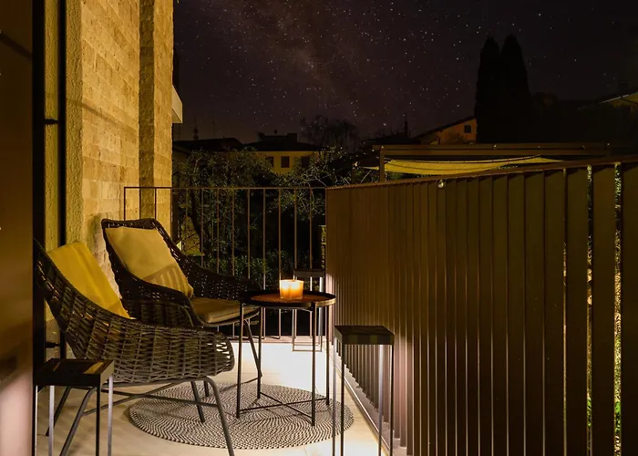 Salvatorehomes - Luxurious Dreamview Waterfront Apartment In Torri Del Benaco With Pool - Casa Azura - A 5 Star Luxury Collection At Lake Garda