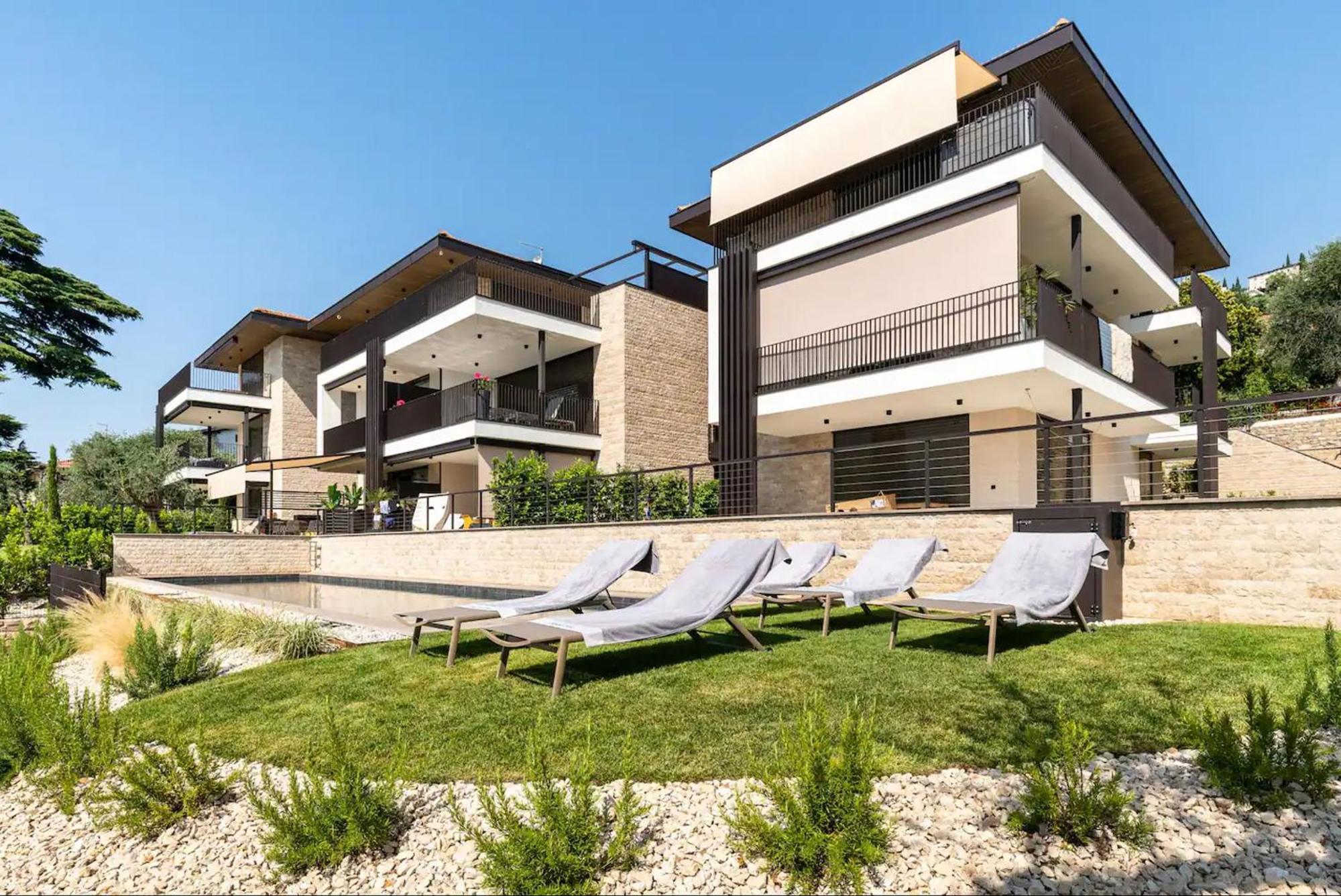 Salvatorehomes - Luxurious Dreamview Waterfront In With Pool - Casa Azura - A 5 Star Luxury Collection At Garda Apartment Torri Del Benaco