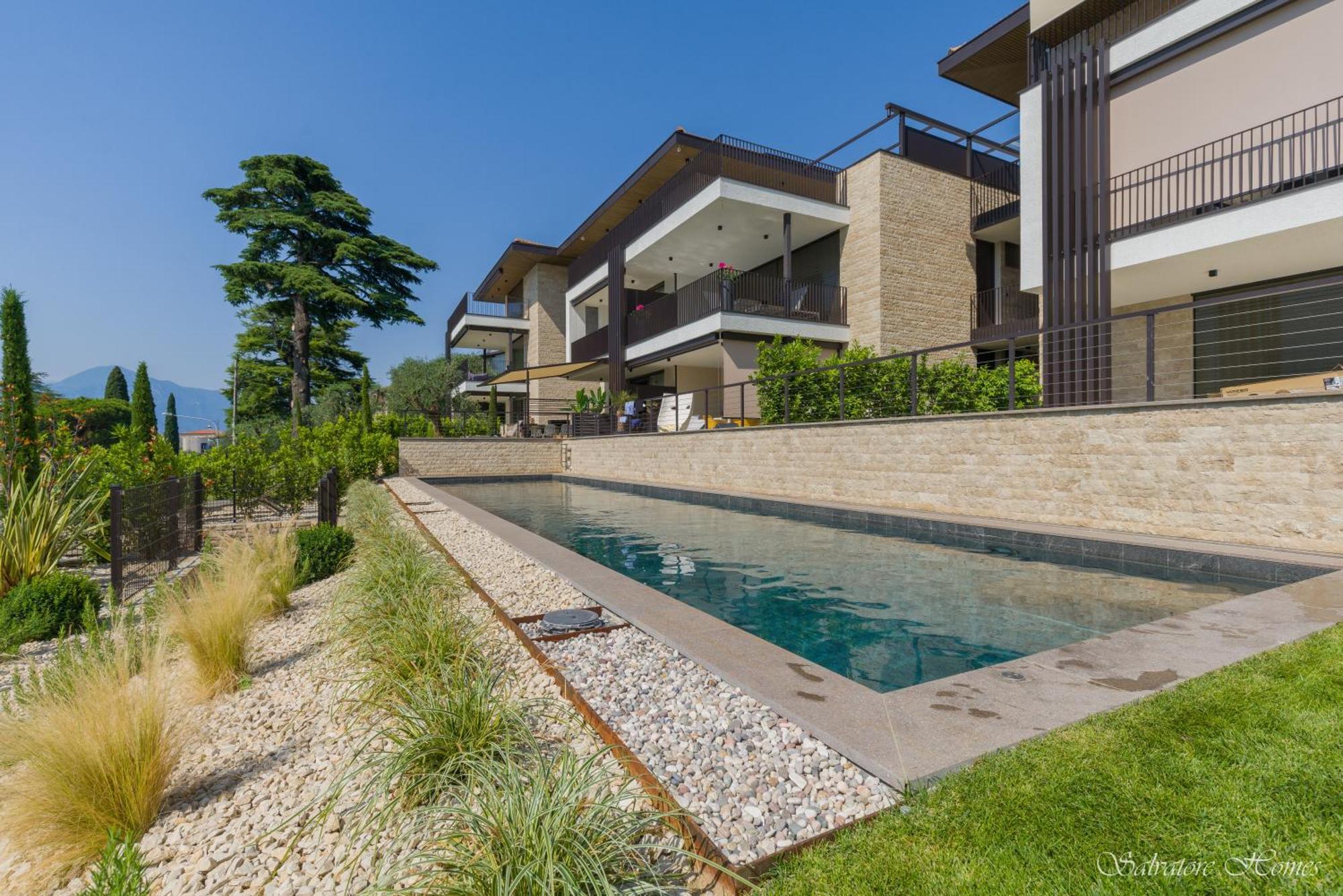 Salvatorehomes - Luxurious Dreamview Waterfront In With Pool - Casa Azura - A 5 Star Luxury Collection At Garda Torri Del Benaco