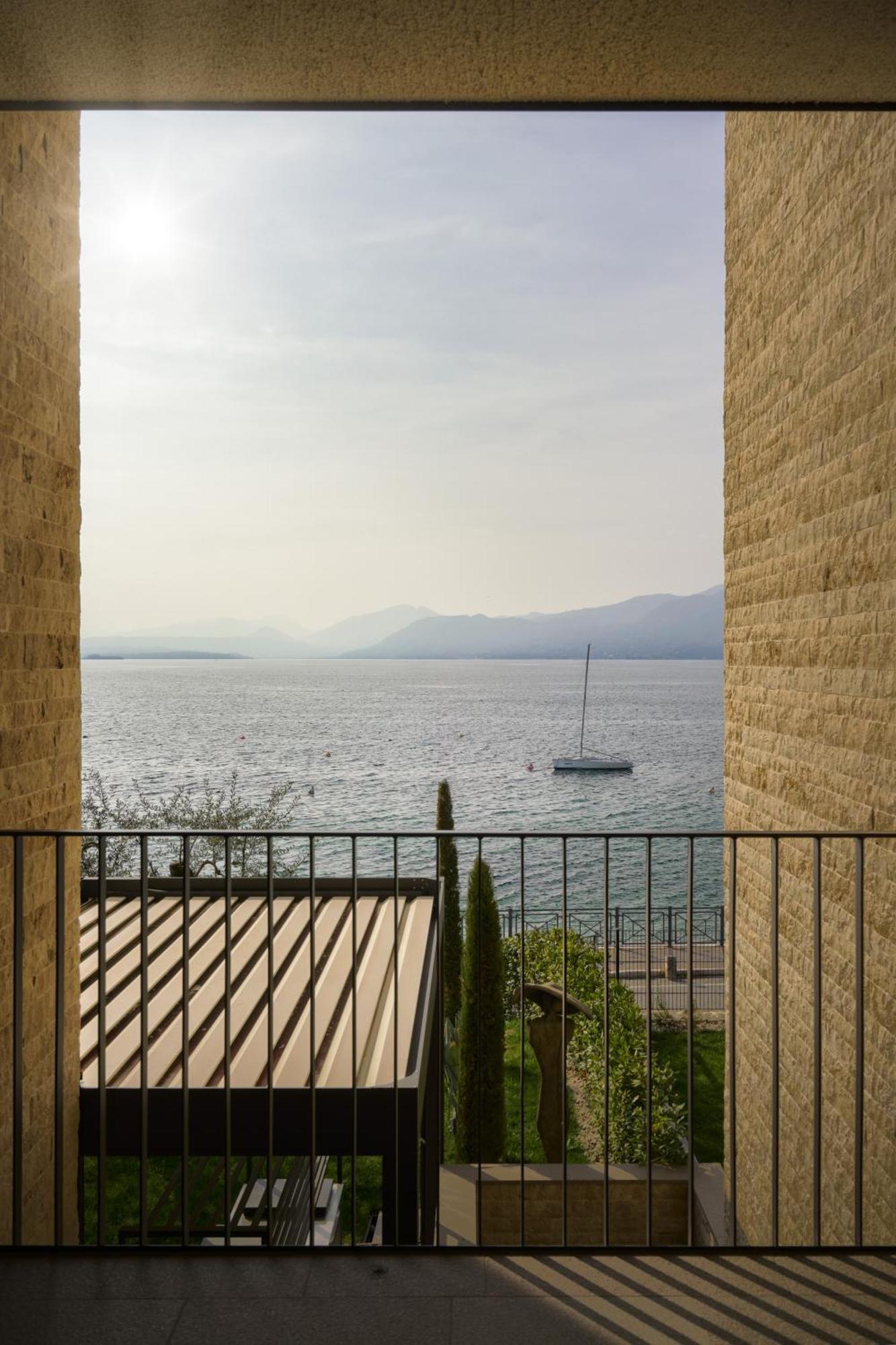 Salvatorehomes - Luxurious Dreamview Waterfront In With Pool - Casa Azura - A 5 Star Luxury Collection At Garda * Torri Del Benaco