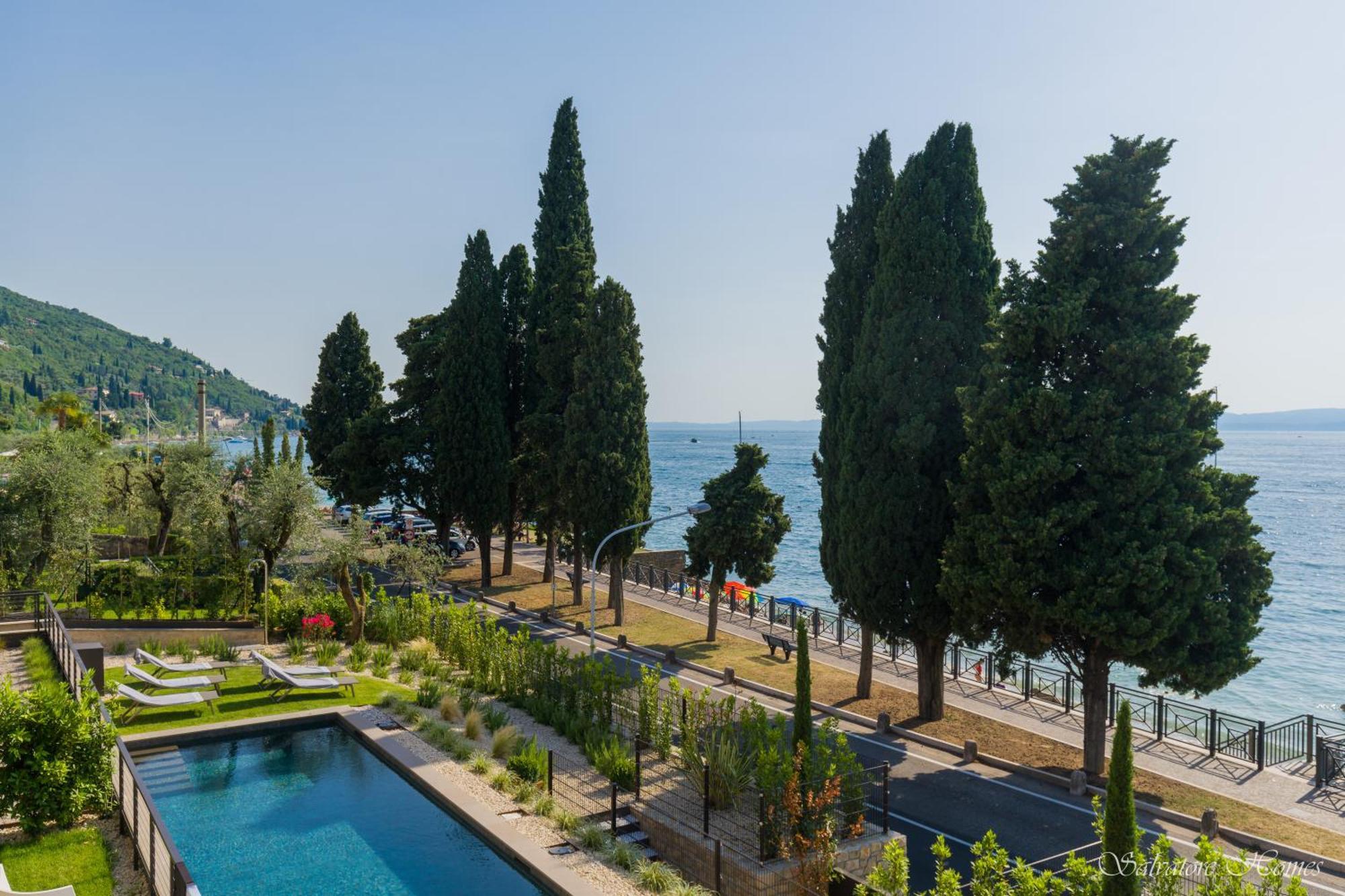 Salvatorehomes - Luxurious Dreamview Waterfront In With Pool - Casa Azura - A 5 Star Luxury Collection At Garda *