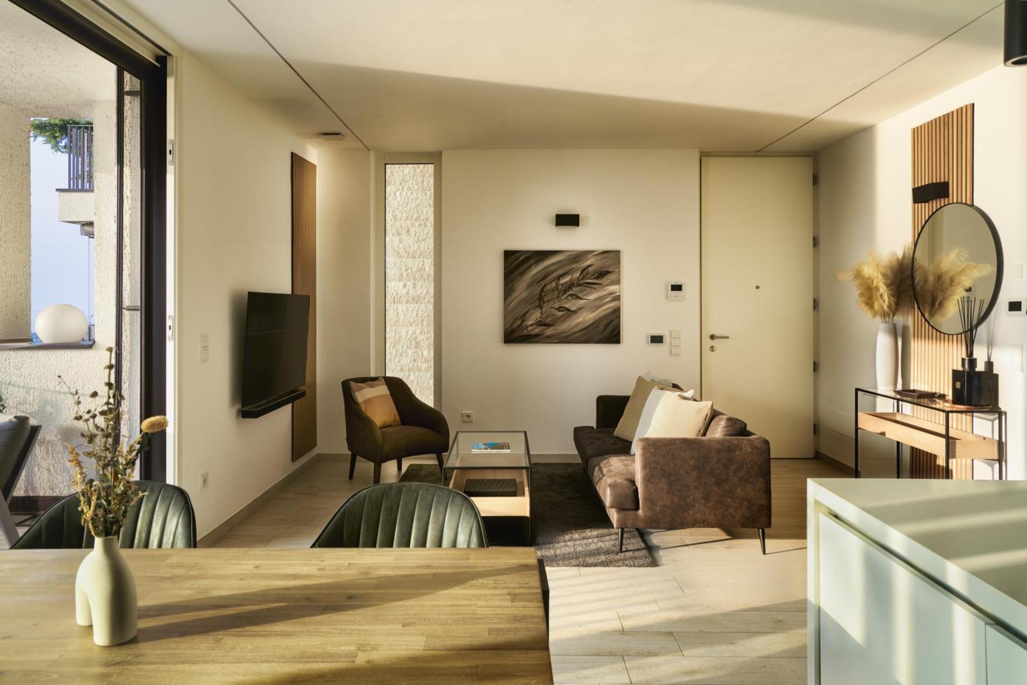 Salvatorehomes - Luxurious Dreamview Waterfront In With Pool - Casa Azura - A 5 Star Luxury Collection At Garda