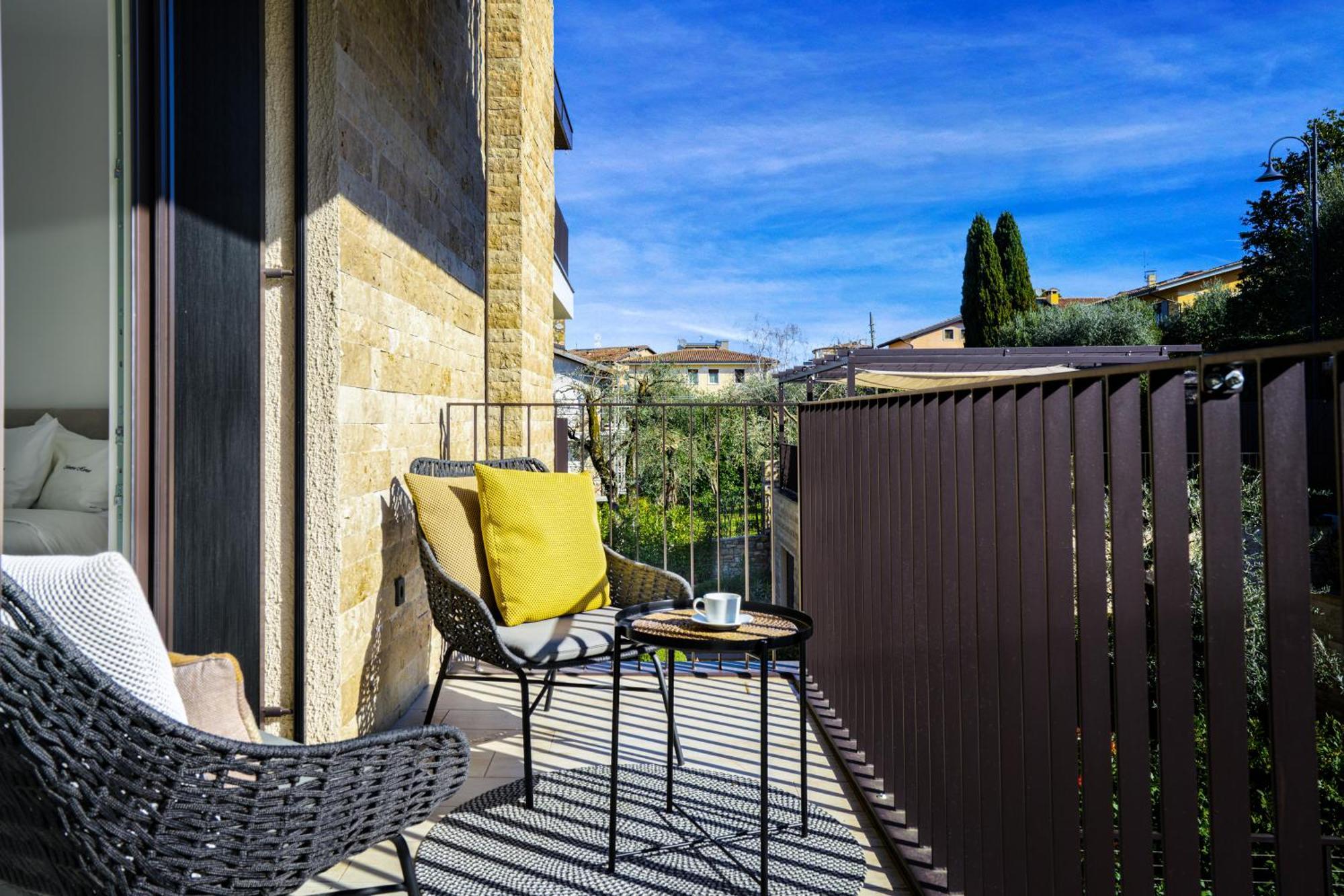 Salvatorehomes - Luxurious Dreamview Waterfront In With Pool - Casa Azura - A 5 Star Luxury Collection At Garda Apartment Torri Del Benaco