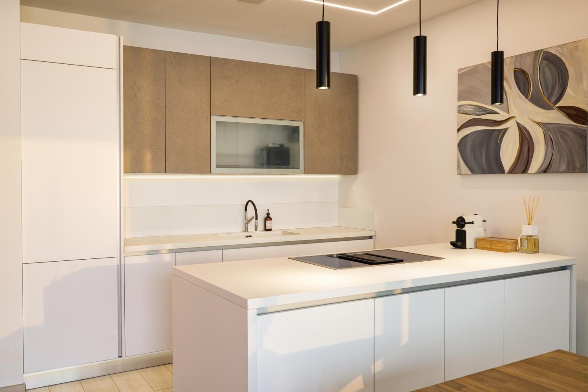 Apartment Salvatorehomes - Luxurious Dreamview Waterfront In With Pool - Casa Azura - A 5 Star Luxury Collection At Garda *