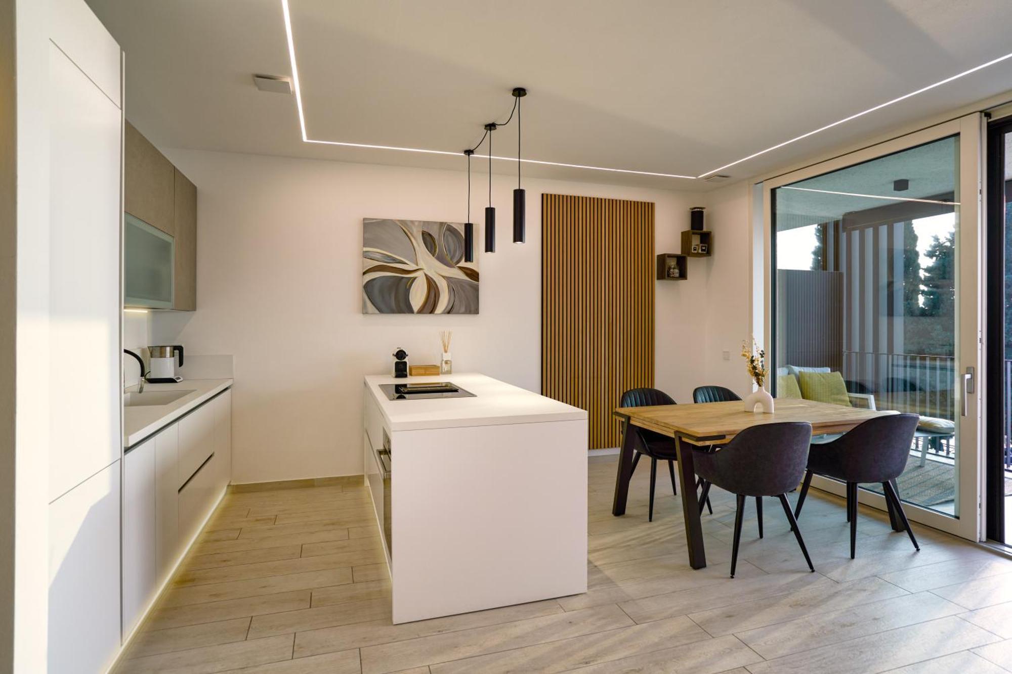 Apartment Salvatorehomes - Luxurious Dreamview Waterfront In With Pool - Casa Azura - A 5 Star Luxury Collection At Garda Torri Del Benaco