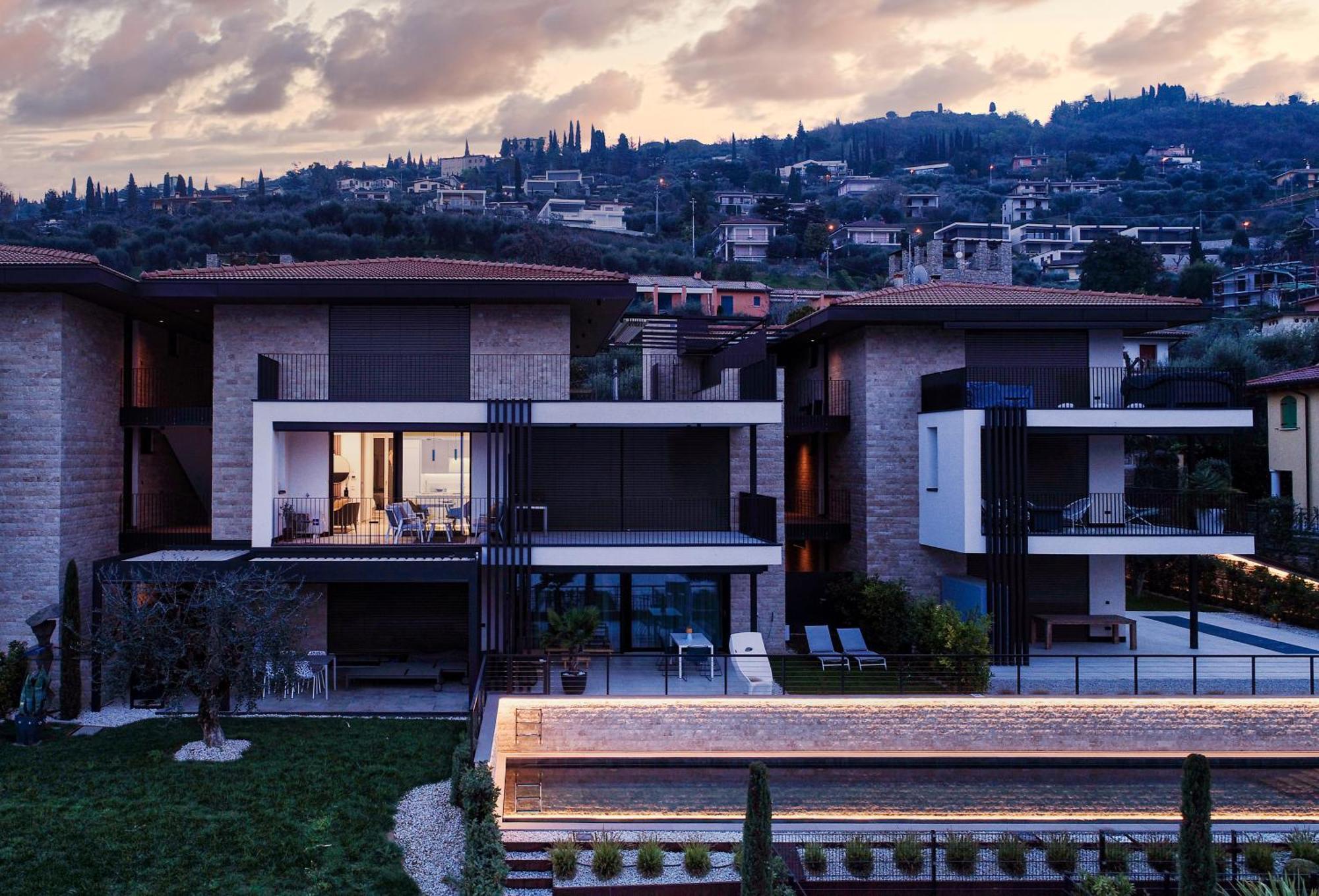Salvatorehomes - Luxurious Dreamview Waterfront In With Pool - Casa Azura - A 5 Star Luxury Collection At Garda *