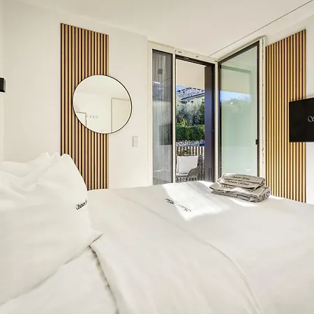 Salvatorehomes - Luxurious Dreamview Waterfront Apartment In Torri Del Benaco With Pool - Casa Azura - A 5 Star Luxury Collection At Lake Garda Exterior photo