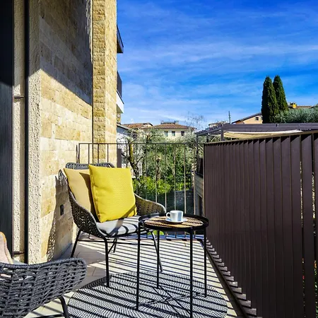 Salvatorehomes - Luxurious Dreamview Waterfront Apartment In Torri Del Benaco With Pool - Casa Azura - A 5 Star Luxury Collection At Lake Garda Exterior photo